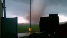 Tornádo v Oklahomě ničilo a zabíjelo Tornádo v Oklahomě ničilo a zabíjelo