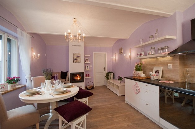 Kuchyň po proměně ve stylu Provence Kuchyň po proměně ve stylu Provence