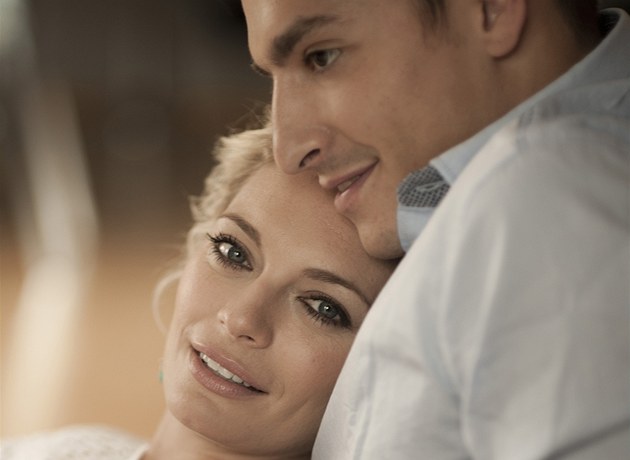 LÁSKA POD LUPOU: Lucie Borhyová a Michal Hrdlička LÁSKA POD LUPOU: Lucie Borhyová a Michal Hrdlička