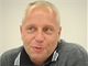 Petr Benda získal poslanecký mandát po Jiřím Šlégrovi, protože za ním byl jako první náhradník na zvolené kandidátce ČSSD. Stranu opustili spolu s Paroubkem až po volbách.
