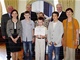 Trojice ocen�n�ch u�itelek s ��ky, z�stupci sout�e a diplomem za 3. m�sto v