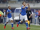 Italsk� fotbalista  Ciro Immobile (vpravo) se raduje z g�lu ve fin�lov�m duelu