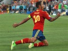 �pan�lsk� fotbalista Thiago Alc�ntara se raduje z jednoho ze sv�ch g�l� ve