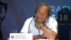 Platinimu se nechtělo do angličtiny a mluvil rodnou francouzštinou Platinimu se nechtělo do angličtiny a mluvil rodnou francouzštinou