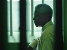 NÁVRAT DO CELY. Nelson Mandela při návštěvě vězeňské cely v neblaze proslulé... NÁVRAT DO CELY. Nelson Mandela při návštěvě vězeňské cely v neblaze proslulé...