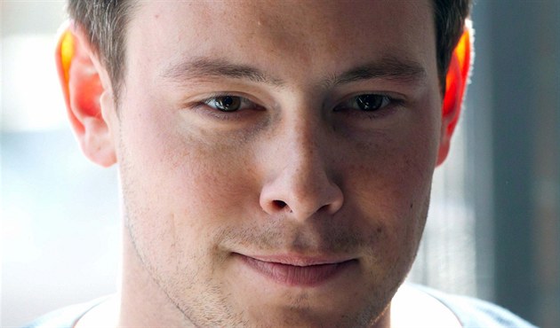 Herec Cory Monteith během charitativní akce ve Vancouveru (25. května 2012) Herec Cory Monteith během charitativní akce ve Vancouveru (25. května 2012)
