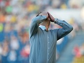 Trenér fotbalistů Slovácka Svatopluk Habanec zoufá z výkonu svých svěřenců v Trenér fotbalistů Slovácka Svatopluk Habanec zoufá z výkonu svých svěřenců v