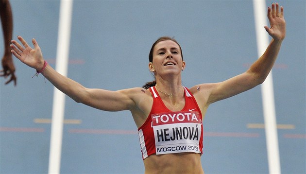 SLAST V CÍLI. Zuzana Hejnová na MS v Moskvě vítězí v závodě na 400 metrů... SLAST V CÍLI. Zuzana Hejnová na MS v Moskvě vítězí v závodě na 400 metrů...