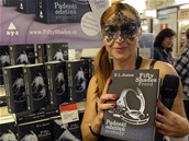 Prodej závěrečného dílu trilogie E L Jamesové zahájili v knihkupectví Neoluxor Prodej závěrečného dílu trilogie E L Jamesové zahájili v knihkupectví Neoluxor