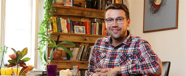 Většinu zařízení v interiéru herce Lukáše Hejlíka vyrobil truhlář Ladislav... Většinu zařízení v interiéru herce Lukáše Hejlíka vyrobil truhlář Ladislav...