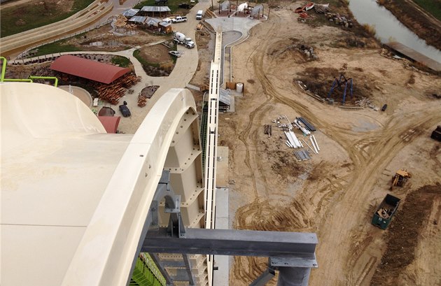 V zábavním vodním parku Schlitterbahn v Kansas City se staví nejvyšší a... V zábavním vodním parku Schlitterbahn v Kansas City se staví nejvyšší a...