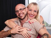 Jessica Lynnová a Mark Angelo z Floridy sdílejí kromě zásnubního slibu i... Jessica Lynnová a Mark Angelo z Floridy sdílejí kromě zásnubního slibu i...