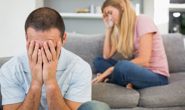 Lidé postižení bájnou lhavostí se jí bez odborné pomocí obvykle nezbaví. Lidé postižení bájnou lhavostí se jí bez odborné pomocí obvykle nezbaví.