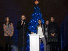 Barack Obama ve Washingtonu slavnostně rozsvítil vánoční strom a vzpomenul na... Barack Obama ve Washingtonu slavnostně rozsvítil vánoční strom a vzpomenul na...