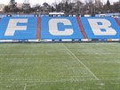 FCB. Na původně betonových ochozech jsou už roky plastová sedadla. Stadion je... FCB. Na původně betonových ochozech jsou už roky plastová sedadla. Stadion je...