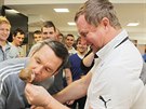 PUSU! PUSU! Kapitán Pavel Horváth dostal z figurky hlavu. V tu chvíli se VIP... PUSU! PUSU! Kapitán Pavel Horváth dostal z figurky hlavu. V tu chvíli se VIP...