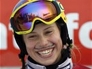 HOLKA KNÍRATÁ. Česká snowboardcrosařka Eva Samková se raduje v cíli závodu... HOLKA KNÍRATÁ. Česká snowboardcrosařka Eva Samková se raduje v cíli závodu...