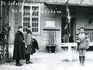 Stráž tvořená členy Sokola Hradčany před strážnicí na I. nádvoří Pražského... Stráž tvořená členy Sokola Hradčany před strážnicí na I. nádvoří Pražského...