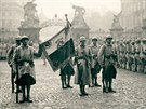 Hranice mezi tradicí, odkazující na minulost, a přítomnost v počátcích... Hranice mezi tradicí, odkazující na minulost, a přítomnost v počátcích...