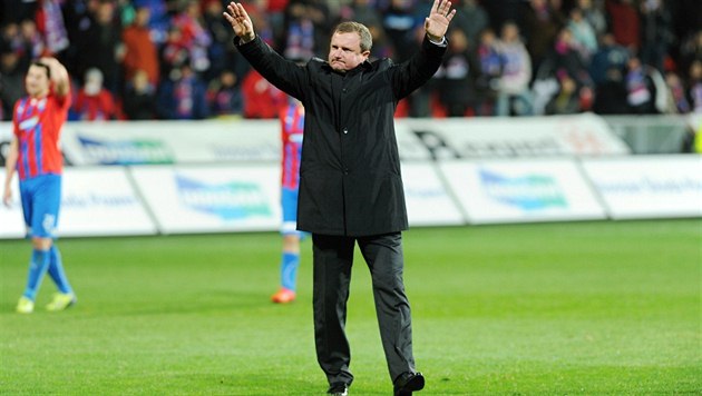 SBOHEM! Pavel Vrba se loučí s fanoušky Plzně. SBOHEM! Pavel Vrba se loučí s fanoušky Plzně.