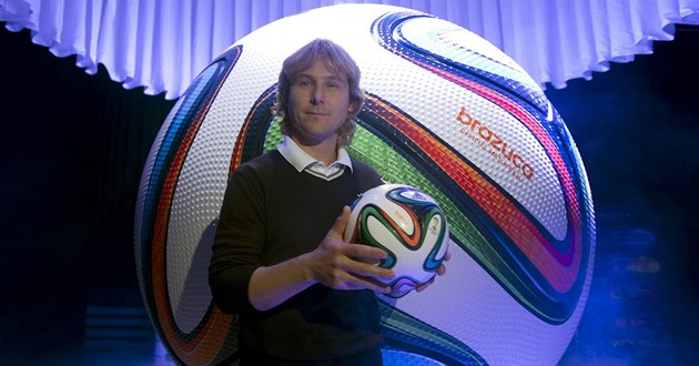 Pavel Nedvěd představil v Praze oficiální míč Brazuca pro fotbalové MS 2014. Pavel Nedvěd představil v Praze oficiální míč Brazuca pro fotbalové MS 2014.