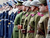 Oslava 95. výročí vzniku Hradní stráže se nesla v duchu přehlídky historických... Oslava 95. výročí vzniku Hradní stráže se nesla v duchu přehlídky historických...