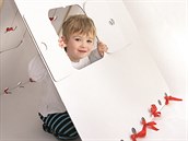 Domeček je hotový, jeho výtvarné zpracování už můžete nechat na dítěti. Domeček je hotový, jeho výtvarné zpracování už můžete nechat na dítěti.