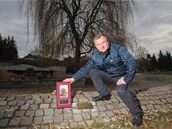 VRBA SE SVOJÍ VRBOU. Odcházející trenér plzeňské Viktorie Pavel Vrba dostal VRBA SE SVOJÍ VRBOU. Odcházející trenér plzeňské Viktorie Pavel Vrba dostal