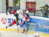 Devět gólů padlo v utkání Komety s Pardubicemi a radost z vítězství zůstala domácím fanouškům modrobílého týmu za výhru 5:4 Devět gólů padlo v utkání Komety s Pardubicemi a radost z vítězství zůstala domácím fanouškům modrobílého týmu za výhru 5:4