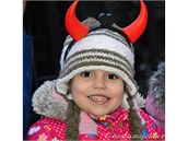 Jedna z malých obyvatelek Málkova na Ústecku při zapalování druhé adventní svíčky spojené s návštěvou Mikuláše v obci. Jedna z malých obyvatelek Málkova na Ústecku při zapalování druhé adventní svíčky spojené s návštěvou Mikuláše v obci.