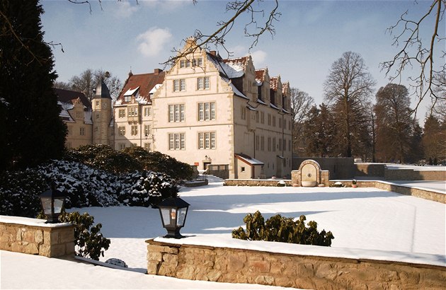 Zámecký hotel Münchhausen, (Aerzen, Německo) Zámecký hotel Münchhausen, (Aerzen, Německo)