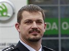Superby přebíral šéf dopravní policie Tomáš Lerch (druhý zleva). Superby přebíral šéf dopravní policie Tomáš Lerch (druhý zleva).
