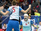 ČESKÁ RADOST. Florbalistky oslavují vstřelenou branku v zápase o bronzové ČESKÁ RADOST. Florbalistky oslavují vstřelenou branku v zápase o bronzové