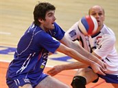 Zlínští volejbalisté Přemysl Obdržálek a Michal Přikryl v akci. Zlínští volejbalisté Přemysl Obdržálek a Michal Přikryl v akci.