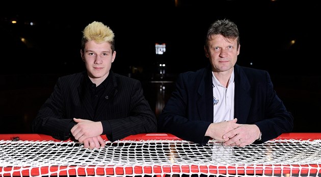 Pavel Zacha s otcem Pavel Zacha s otcem