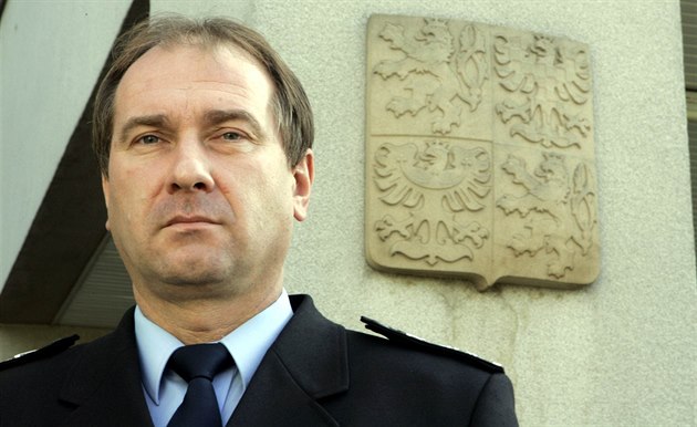 Ředitel policie v Uherském Hradišti Bronislav Šabršula. Ředitel policie v Uherském Hradišti Bronislav Šabršula.