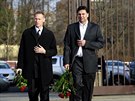 Na pohřeb Karla Guta dorazili i Dominik Hašek (vlevo) a Vladimír Růžička Na pohřeb Karla Guta dorazili i Dominik Hašek (vlevo) a Vladimír Růžička