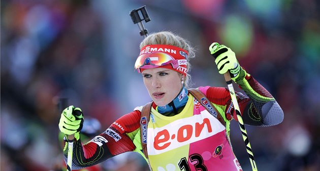 JDE NA TO. Gabriela Soukalová na trati vytrvalostního závodu v Ruhpoldingu. JDE NA TO. Gabriela Soukalová na trati vytrvalostního závodu v Ruhpoldingu.