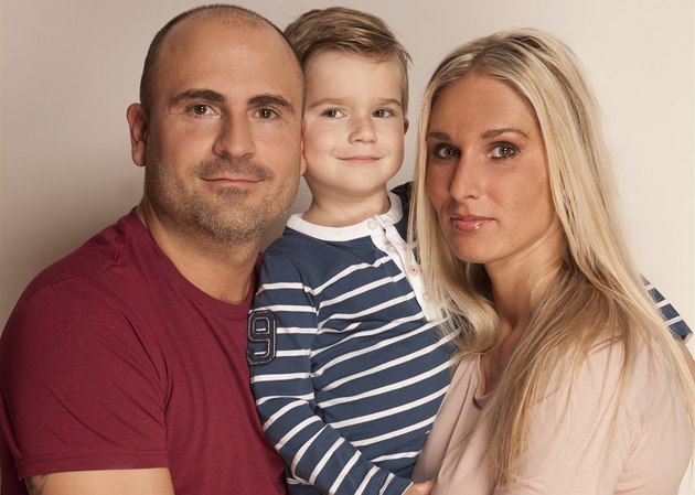 LÁSKA POD LUPOU: Aleš Lehký s manželkou Janou a synem Adamem LÁSKA POD LUPOU: Aleš Lehký s manželkou Janou a synem Adamem