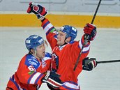 Ondřej Němec (vlevo) a Jiří Sekáč ze Lva Praha se radují z gólu. Ondřej Němec (vlevo) a Jiří Sekáč ze Lva Praha se radují z gólu.