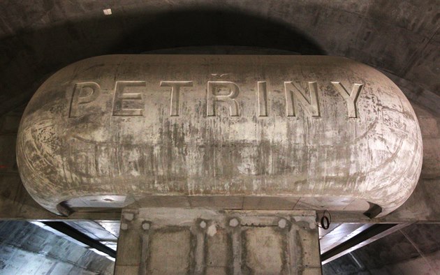 Nová stanice pražského metra linky A Petřiny (30.1.2014) Nová stanice pražského metra linky A Petřiny (30.1.2014)
