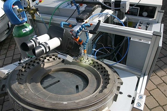 Firma MEPAC představuje technologický unikát, mobilní laserový gravírovací... Firma MEPAC představuje technologický unikát, mobilní laserový gravírovací...