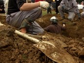 Každý až šestičlenný soutěžní tým musí být naprosto sehraný. Každý až šestičlenný soutěžní tým musí být naprosto sehraný.