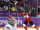 Norský gólman Lars Haugen právě inkasoval v duelu s Kanadou. Norský gólman Lars Haugen právě inkasoval v duelu s Kanadou.