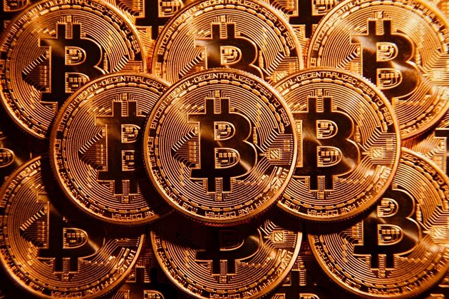 Bitcoin - internetové zlato, nebo bublina? Bitcoin - internetové zlato, nebo bublina?
