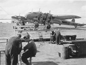 Momentka z jednoho letišť bombardovací eskadry 255 pořízená během roku 1938.... Momentka z jednoho letišť bombardovací eskadry 255 pořízená během roku 1938....
