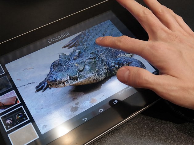 Plastický dotykový displej Fujitsu Plastický dotykový displej Fujitsu