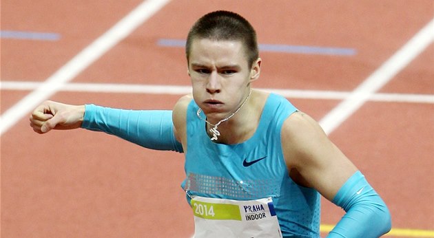 FINIŠ. Pavel Maslák na halovém mítinku v Praze vytvořil na netradiční trati 500 FINIŠ. Pavel Maslák na halovém mítinku v Praze vytvořil na netradiční trati 500