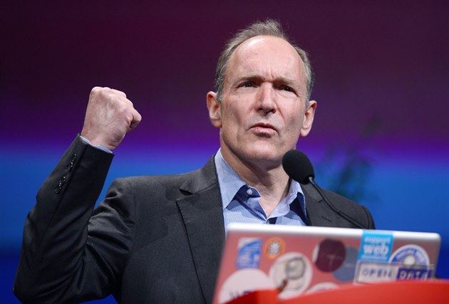Tim Berners-Lee vynalezl web v roce 1989. Ilustrační foto z konference World... Tim Berners-Lee vynalezl web v roce 1989. Ilustrační foto z konference World...