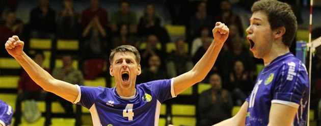 René Dvořák (4) se ve 48 letech změnil z trenéra v hráče, raduje se, když jeho... René Dvořák (4) se ve 48 letech změnil z trenéra v hráče, raduje se, když jeho...